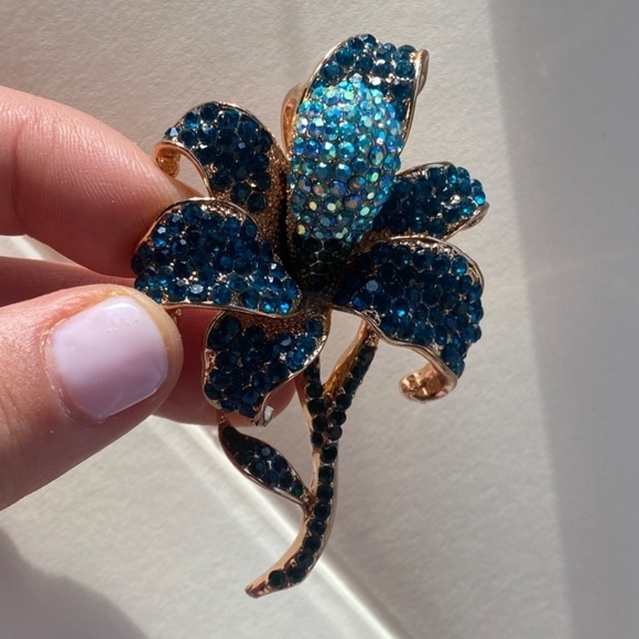 STUNNING flower pendant - Picture 4 of 14